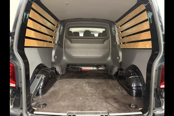 Volkswagen Transporter 2.0 TDI L2H1 28 Dubbele Cabine Highline Airco Cruise Control adaptief Parkeersensoren voor en achter 17" Lichtmetalen velgen