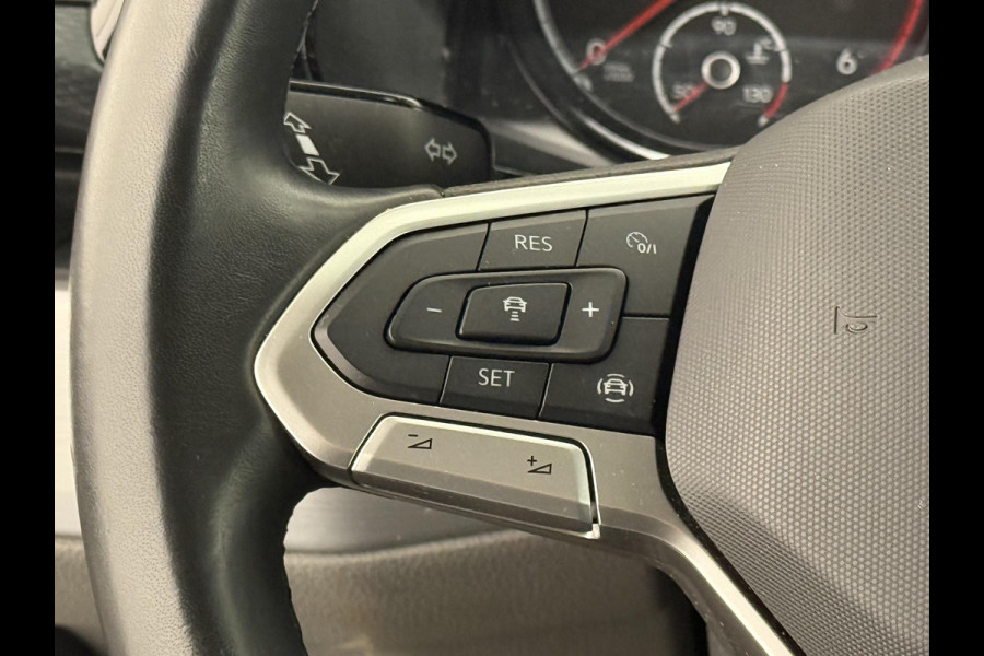 Volkswagen Transporter 2.0 TDI L2H1 28 Dubbele Cabine Highline Airco Cruise Control adaptief Parkeersensoren voor en achter 17" Lichtmetalen velgen