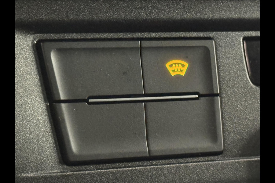 Volkswagen Transporter 2.0 TDI L2H1 28 Dubbele Cabine Highline Airco Cruise Control adaptief Parkeersensoren voor en achter 17" Lichtmetalen velgen