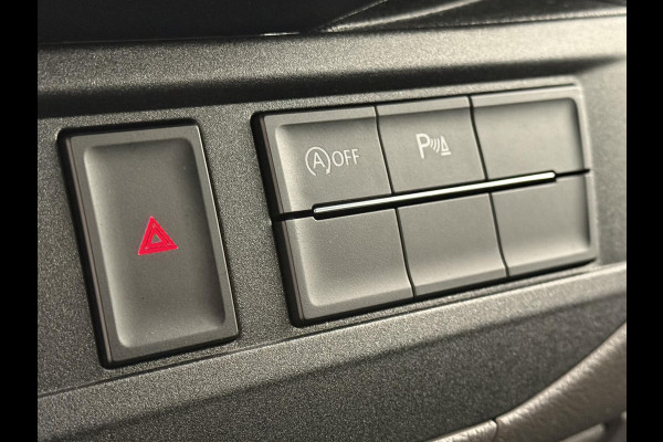 Volkswagen Transporter 2.0 TDI L2H1 28 Dubbele Cabine Highline Airco Cruise Control adaptief Parkeersensoren voor en achter 17" Lichtmetalen velgen