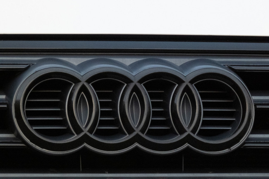 Audi A4 Avant 2.0 TFSI MHEV Sport S-line black edition | STOELVERWARMING | TREKHAAK | ACC | HEAD UP DISPLAY | LEDER