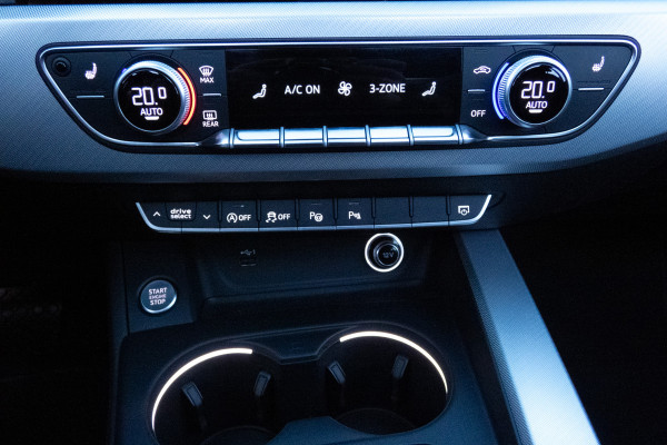 Audi A4 Avant 2.0 TFSI MHEV Sport S-line black edition | STOELVERWARMING | TREKHAAK | ACC | HEAD UP DISPLAY | LEDER