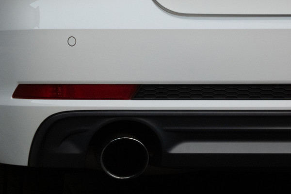 Audi A4 Avant 2.0 TFSI MHEV Sport S-line black edition | STOELVERWARMING | TREKHAAK | ACC | HEAD UP DISPLAY | LEDER