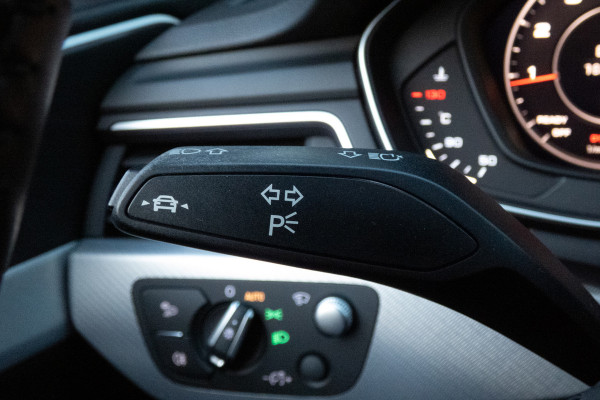 Audi A4 Avant 2.0 TFSI MHEV Sport S-line black edition | STOELVERWARMING | TREKHAAK | ACC | HEAD UP DISPLAY | LEDER