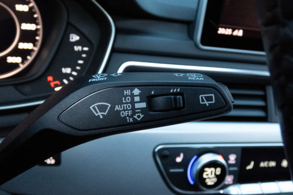 Audi A4 Avant 2.0 TFSI MHEV Sport S-line black edition | STOELVERWARMING | TREKHAAK | ACC | HEAD UP DISPLAY | LEDER