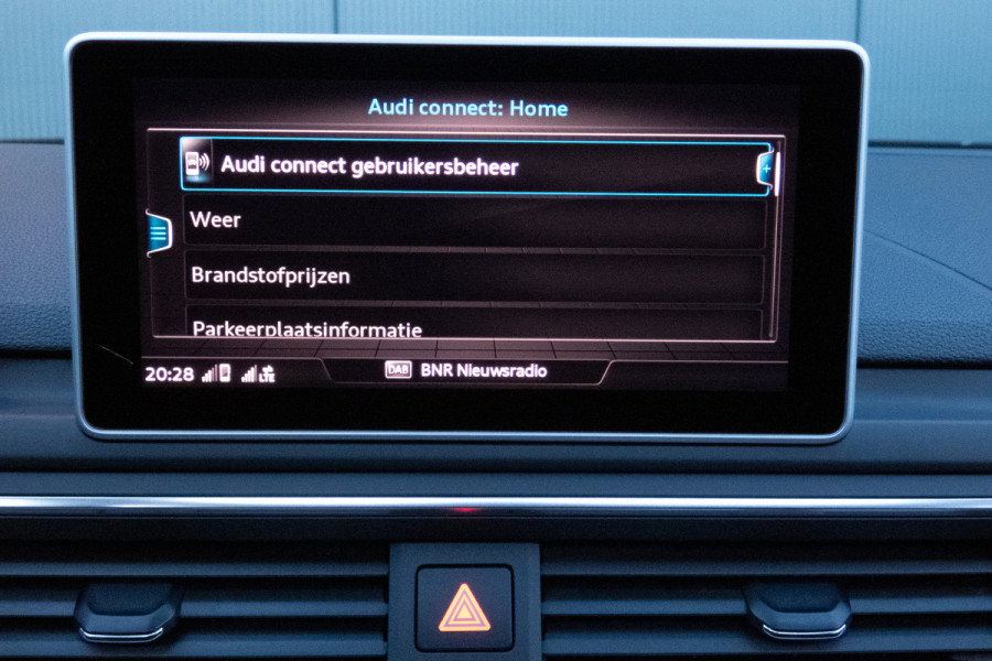 Audi A4 Avant 2.0 TFSI MHEV Sport S-line black edition | STOELVERWARMING | TREKHAAK | ACC | HEAD UP DISPLAY | LEDER