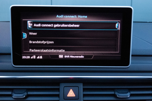 Audi A4 Avant 2.0 TFSI MHEV Sport S-line black edition | STOELVERWARMING | TREKHAAK | ACC | HEAD UP DISPLAY | LEDER