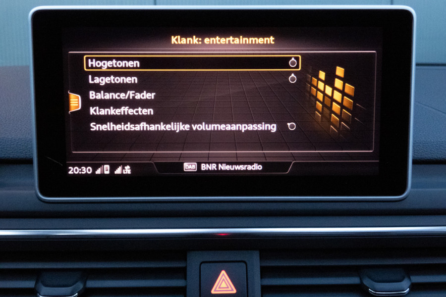 Audi A4 Avant 2.0 TFSI MHEV Sport S-line black edition | STOELVERWARMING | TREKHAAK | ACC | HEAD UP DISPLAY | LEDER