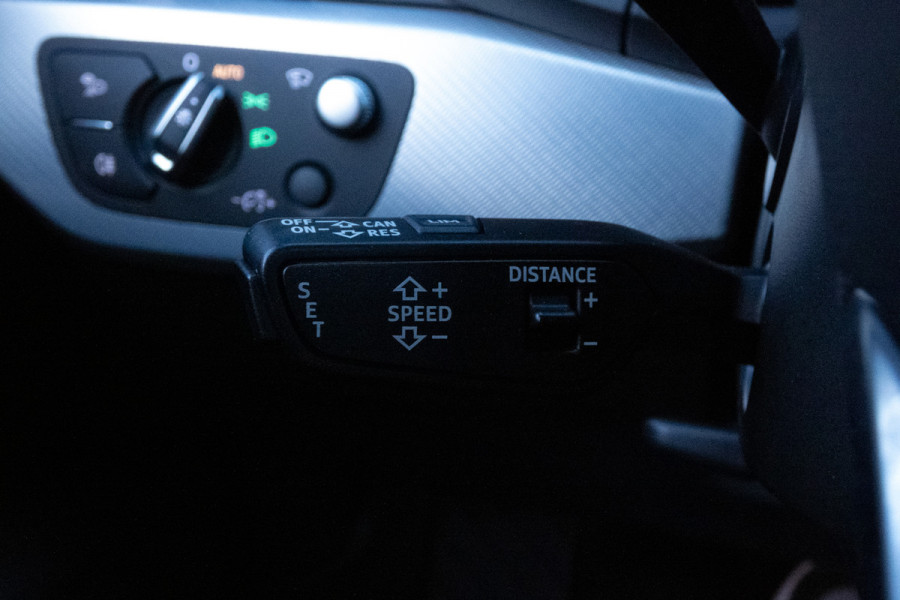 Audi A4 Avant 2.0 TFSI MHEV Sport S-line black edition | STOELVERWARMING | TREKHAAK | ACC | HEAD UP DISPLAY | LEDER