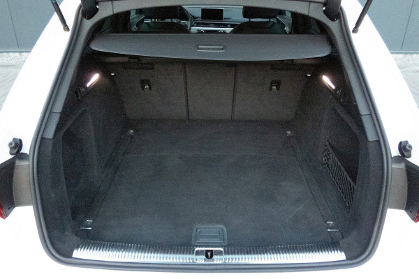 Audi A4 Avant 2.0 TFSI MHEV Sport S-line black edition | STOELVERWARMING | TREKHAAK | ACC | HEAD UP DISPLAY | LEDER