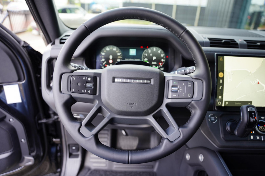 Land Rover Defender 110 2.0 P300e 110 X-Dynamic HSE / Panoramadak / Nieuw
