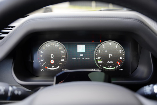 Land Rover Defender 110 2.0 P300e 110 X-Dynamic HSE / Panoramadak / Nieuw