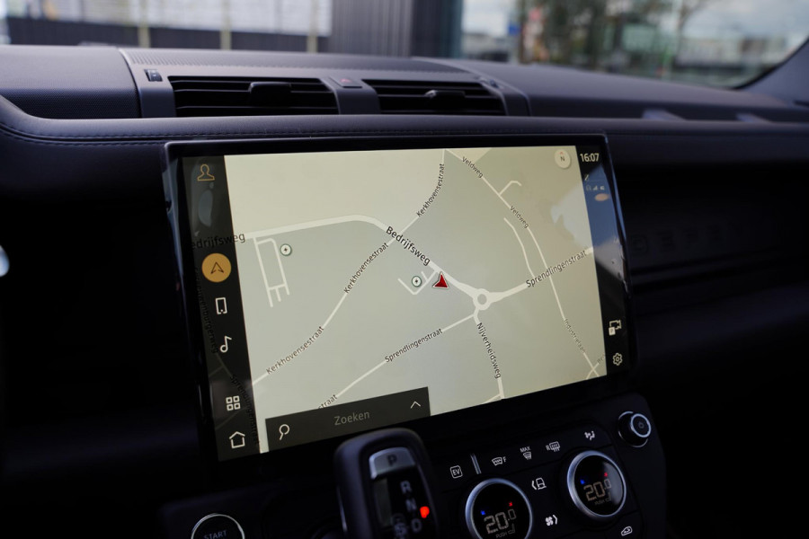 Land Rover Defender 110 2.0 P300e 110 X-Dynamic HSE / Panoramadak / Nieuw