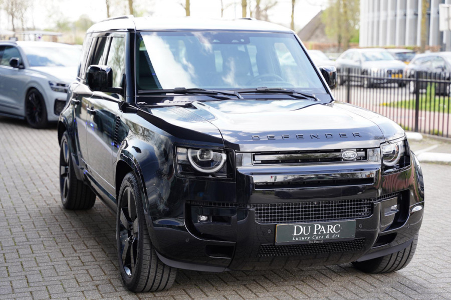 Land Rover Defender 110 2.0 P300e 110 X-Dynamic HSE / Panoramadak / Nieuw