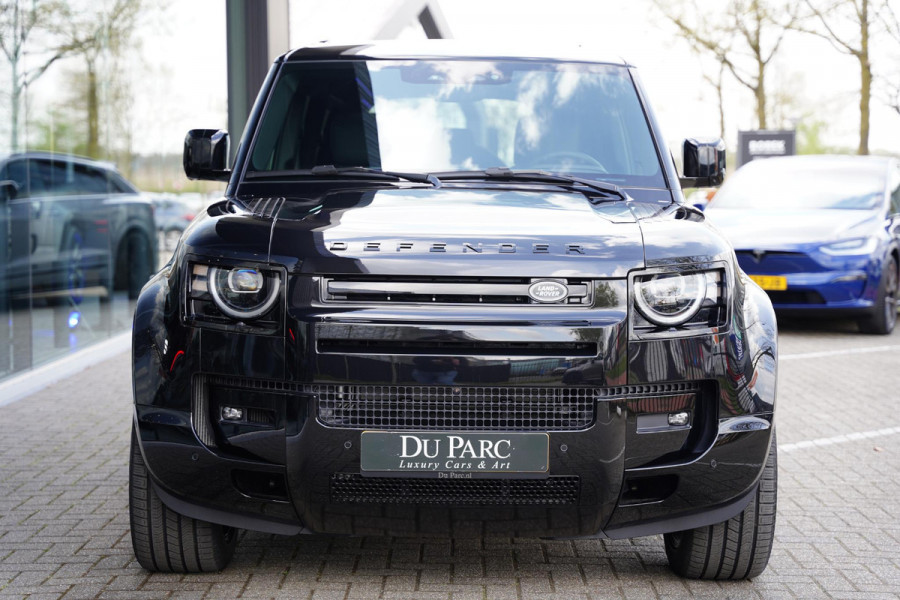 Land Rover Defender 110 2.0 P300e 110 X-Dynamic HSE / Panoramadak / Nieuw