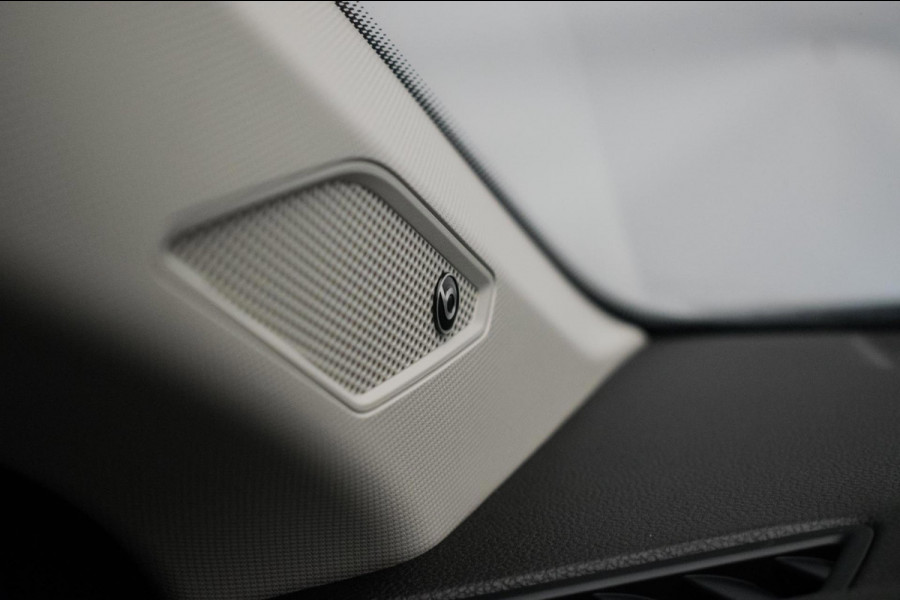 Volkswagen Polo 1.0 TSI 116PK R LINE AUT ORG NL [ Panoramadak Virtual Cockpit Beats Audio Full LED Camera Stoelverwarming ]