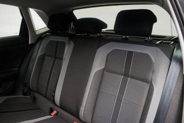 Volkswagen Polo 1.0 TSI 116PK R LINE AUT ORG NL [ Panoramadak Virtual Cockpit Beats Audio Full LED Camera Stoelverwarming ]