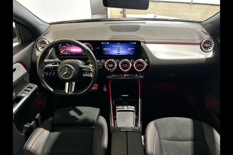 Mercedes-Benz EQA 350 4MATIC AMG Line 67 kWh Facelift Advanced, Distronic, LMV 20'' Soh (batterijcheck) Waarde 98,1 %