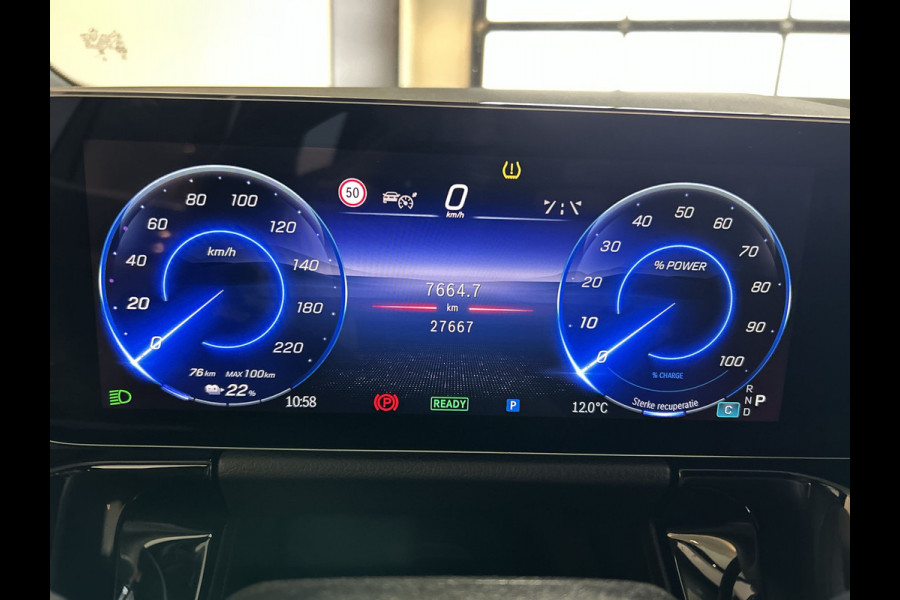 Mercedes-Benz EQA 350 4MATIC AMG Line 67 kWh Facelift Advanced, Distronic, LMV 20'' Soh (batterijcheck) Waarde 98,1 %