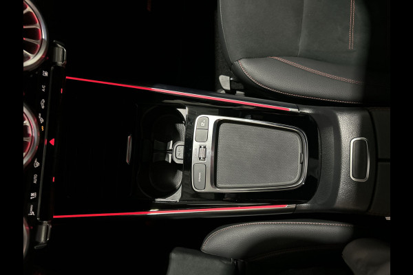 Mercedes-Benz EQA 350 4MATIC AMG Line 67 kWh Facelift Advanced, Distronic, LMV 20'' Soh (batterijcheck) Waarde 98,1 %