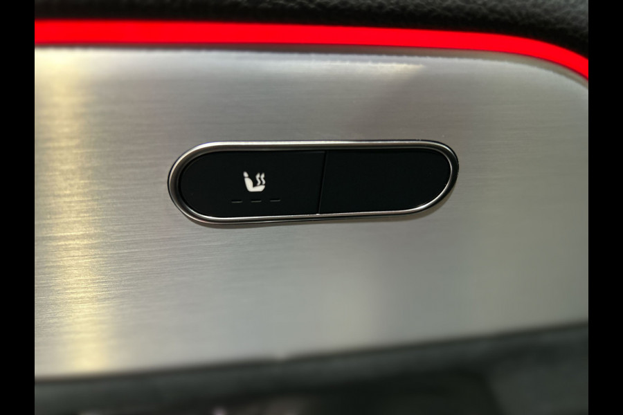 Mercedes-Benz EQA 350 4MATIC AMG Line 67 kWh Facelift Advanced, Distronic, LMV 20'' Soh (batterijcheck) Waarde 98,1 %