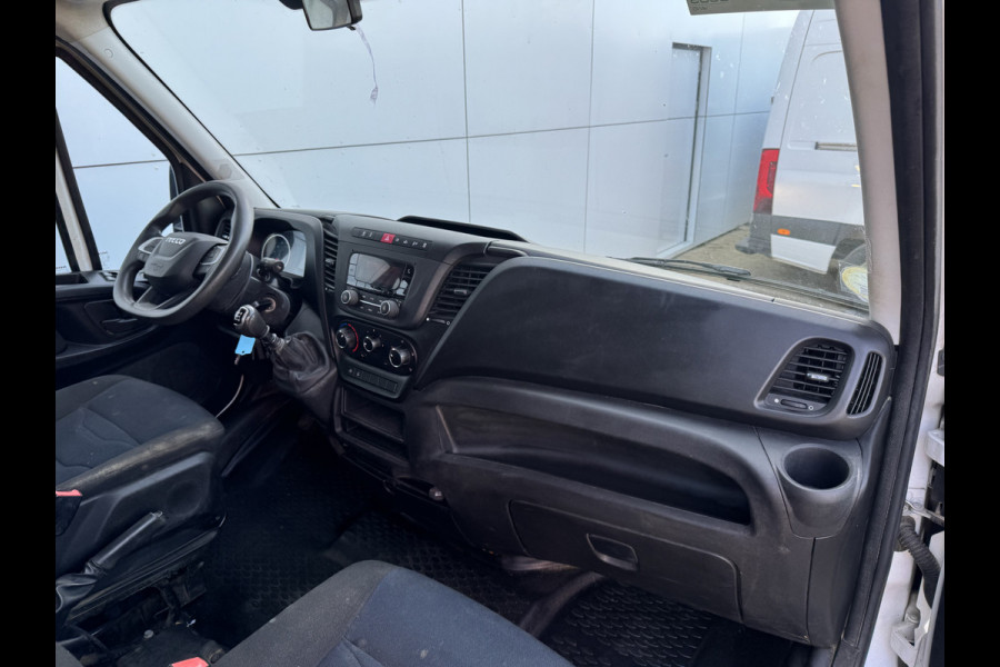 Iveco Daily 35C14 2.3 Kipper Dubbele Cabine Dubbellucht 6 Stoelen Airco Cruise Control  3,5t Trekhaak Lucht geveerde stoel