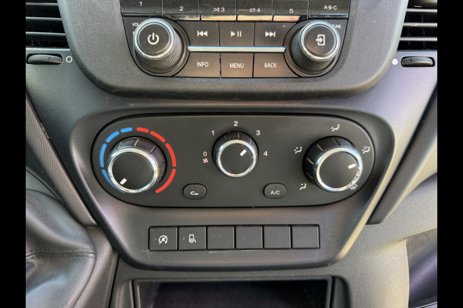 Iveco Daily 35C14 2.3 Kipper Dubbele Cabine Dubbellucht 6 Stoelen Airco Cruise Control  3,5t Trekhaak Lucht geveerde stoel