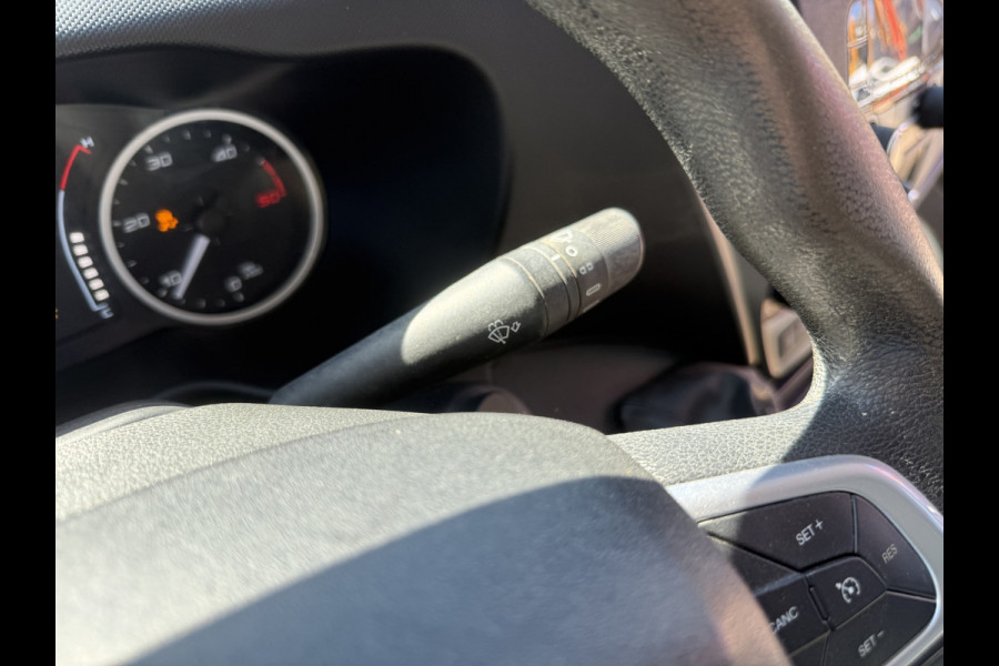 Iveco Daily 35C14 2.3 Kipper Dubbele Cabine Dubbellucht 6 Stoelen Airco Cruise Control  3,5t Trekhaak Lucht geveerde stoel