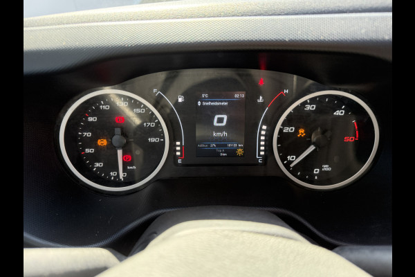 Iveco Daily 35C14 2.3 Kipper Dubbele Cabine Dubbellucht 6 Stoelen Airco Cruise Control  3,5t Trekhaak Lucht geveerde stoel