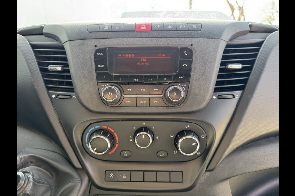 Iveco Daily 35C14 2.3 Kipper Dubbele Cabine Dubbellucht 6 Stoelen Airco Cruise Control  3,5t Trekhaak Luchtgeveerde stoel