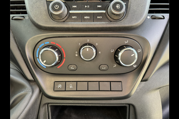 Iveco Daily 35C14 2.3 Kipper Dubbele Cabine Dubbellucht 6 Stoelen Airco Cruise Control  3,5t Trekhaak Luchtgeveerde stoel