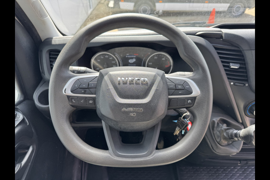 Iveco Daily 35C14 2.3 Kipper Dubbele Cabine Dubbellucht 6 Stoelen Airco Cruise Control  3,5t Trekhaak Luchtgeveerde stoel