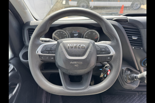Iveco Daily 35C14 2.3 Kipper Dubbele Cabine Dubbellucht 6 Stoelen Airco Cruise Control  3,5t Trekhaak Luchtgeveerde stoel
