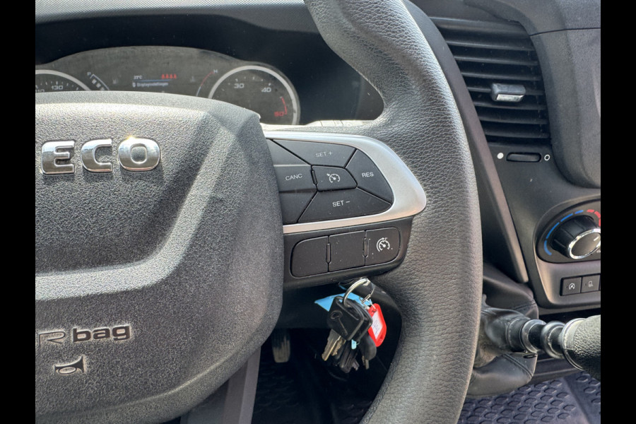 Iveco Daily 35C14 2.3 Kipper Dubbele Cabine Dubbellucht 6 Stoelen Airco Cruise Control  3,5t Trekhaak Luchtgeveerde stoel