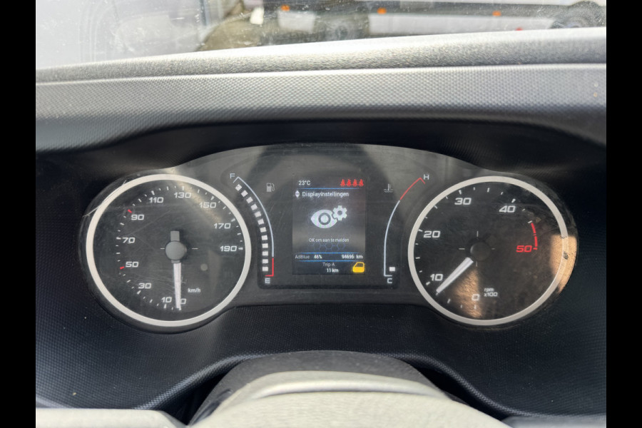 Iveco Daily 35C14 2.3 Kipper Dubbele Cabine Dubbellucht 6 Stoelen Airco Cruise Control  3,5t Trekhaak Luchtgeveerde stoel