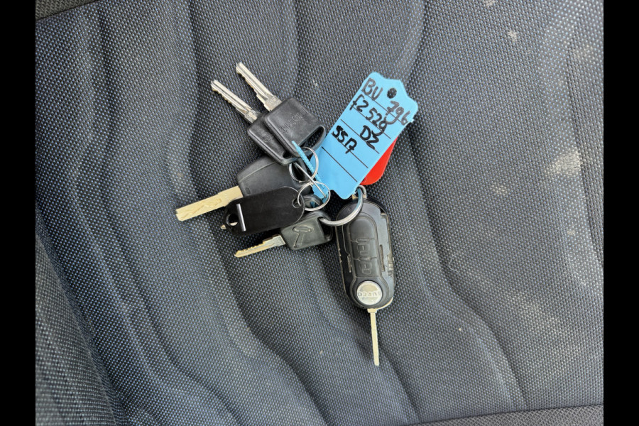 Iveco Daily 35C14 2.3 Kipper Dubbele Cabine Dubbellucht 6 Stoelen Airco Cruise Control  3,5t Trekhaak Luchtgeveerde stoel