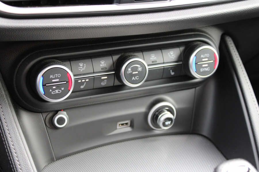 Alfa Romeo Stelvio 2.0 T GME AWD Veloce | Panoramadak | H/K | Leder | Carplay | Facelift