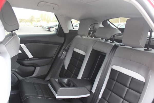 Citroën C4 C4 1.2 HYbrid 145PK MAX | HEAD UP DISPLAY | CAMERA VOOR + ACHTER | NAVIGATIE | DRAADLOZE TELEFOONLADER | FULL LED KOPLAMPEN | DRAADLOZE APPLE CARPLAY/ANDROID AUTO | 18" LICHTMETALEN VELGEN | ADAPTIVE CRUISE CONTROL | CLIMATE CONTROL | LEDEREN BEKLEDING | DAB+ RADIO | KEYLESS ENTRY/START |