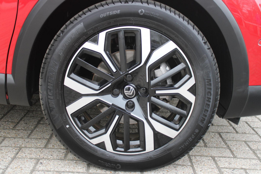 Citroën C4 C4 1.2 HYbrid 145PK MAX | HEAD UP DISPLAY | CAMERA VOOR + ACHTER | NAVIGATIE | DRAADLOZE TELEFOONLADER | FULL LED KOPLAMPEN | DRAADLOZE APPLE CARPLAY/ANDROID AUTO | 18" LICHTMETALEN VELGEN | ADAPTIVE CRUISE CONTROL | CLIMATE CONTROL | LEDEREN BEKLEDING | DAB+ RADIO | KEYLESS ENTRY/START |