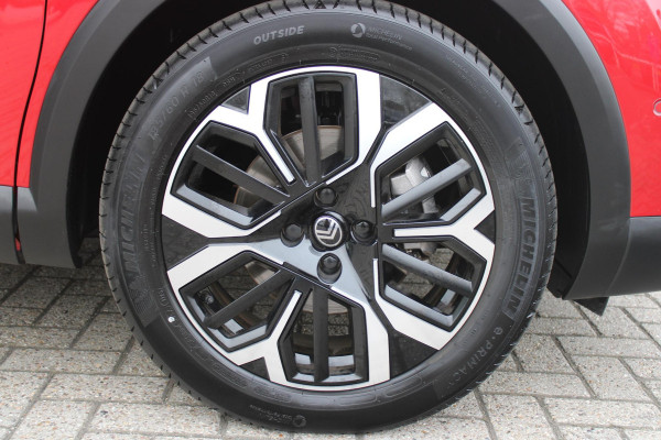 Citroën C4 C4 1.2 HYbrid 145PK MAX | HEAD UP DISPLAY | CAMERA VOOR + ACHTER | NAVIGATIE | DRAADLOZE TELEFOONLADER | FULL LED KOPLAMPEN | DRAADLOZE APPLE CARPLAY/ANDROID AUTO | 18" LICHTMETALEN VELGEN | ADAPTIVE CRUISE CONTROL | CLIMATE CONTROL | LEDEREN BEKLEDING | DAB+ RADIO | KEYLESS ENTRY/START |