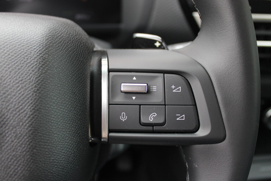 Citroën C4 C4 1.2 HYbrid 145PK MAX | HEAD UP DISPLAY | CAMERA VOOR + ACHTER | NAVIGATIE | DRAADLOZE TELEFOONLADER | FULL LED KOPLAMPEN | DRAADLOZE APPLE CARPLAY/ANDROID AUTO | 18" LICHTMETALEN VELGEN | ADAPTIVE CRUISE CONTROL | CLIMATE CONTROL | LEDEREN BEKLEDING | DAB+ RADIO | KEYLESS ENTRY/START |