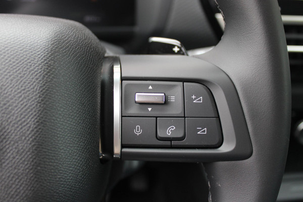 Citroën C4 C4 1.2 HYbrid 145PK MAX | HEAD UP DISPLAY | CAMERA VOOR + ACHTER | NAVIGATIE | DRAADLOZE TELEFOONLADER | FULL LED KOPLAMPEN | DRAADLOZE APPLE CARPLAY/ANDROID AUTO | 18" LICHTMETALEN VELGEN | ADAPTIVE CRUISE CONTROL | CLIMATE CONTROL | LEDEREN BEKLEDING | DAB+ RADIO | KEYLESS ENTRY/START |