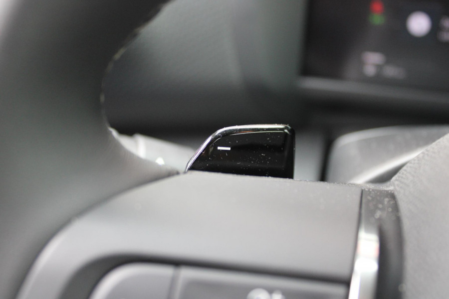 Citroën C4 C4 1.2 HYbrid 145PK MAX | HEAD UP DISPLAY | CAMERA VOOR + ACHTER | NAVIGATIE | DRAADLOZE TELEFOONLADER | FULL LED KOPLAMPEN | DRAADLOZE APPLE CARPLAY/ANDROID AUTO | 18" LICHTMETALEN VELGEN | ADAPTIVE CRUISE CONTROL | CLIMATE CONTROL | LEDEREN BEKLEDING | DAB+ RADIO | KEYLESS ENTRY/START |