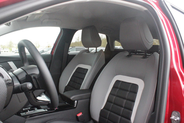 Citroën C4 C4 1.2 HYbrid 145PK MAX | HEAD UP DISPLAY | CAMERA VOOR + ACHTER | NAVIGATIE | DRAADLOZE TELEFOONLADER | FULL LED KOPLAMPEN | DRAADLOZE APPLE CARPLAY/ANDROID AUTO | 18" LICHTMETALEN VELGEN | ADAPTIVE CRUISE CONTROL | CLIMATE CONTROL | LEDEREN BEKLEDING | DAB+ RADIO | KEYLESS ENTRY/START |