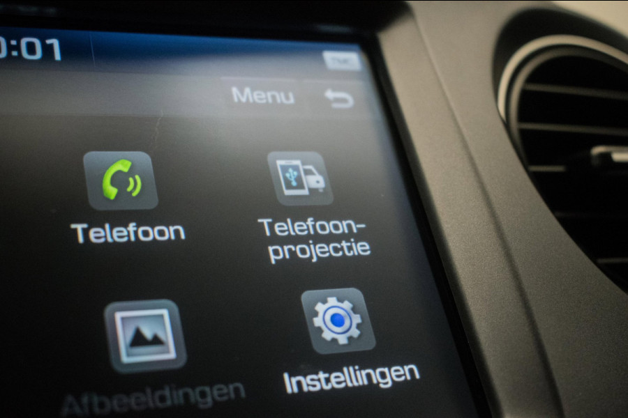 Hyundai i10 1.0i Comfort Luxury NL-auto [ Carplay Cruise Control Parkeersensoren Navigatie DAB+ Airco ]