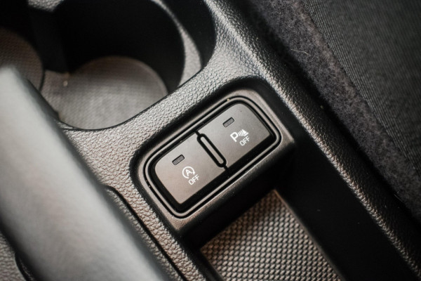 Hyundai i10 1.0i Comfort Luxury NL-auto [ Carplay Cruise Control Parkeersensoren Navigatie DAB+ Airco ]