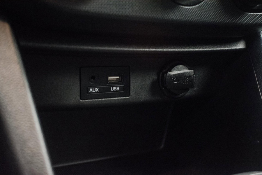 Hyundai i10 1.0i Comfort Luxury NL-auto [ Carplay Cruise Control Parkeersensoren Navigatie DAB+ Airco ]