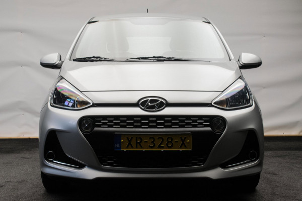 Hyundai i10 1.0i Comfort Luxury NL-auto [ Carplay Cruise Control Parkeersensoren Navigatie DAB+ Airco ]