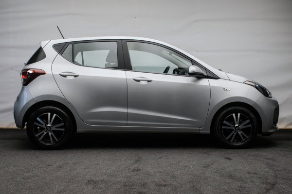 Hyundai i10 1.0i Comfort Luxury NL-auto [ Carplay Cruise Control Parkeersensoren Navigatie DAB+ Airco ]
