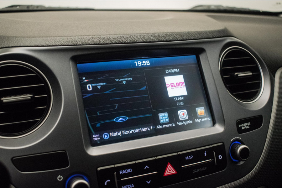 Hyundai i10 1.0i Comfort Luxury NL-auto [ Carplay Cruise Control Parkeersensoren Navigatie DAB+ Airco ]